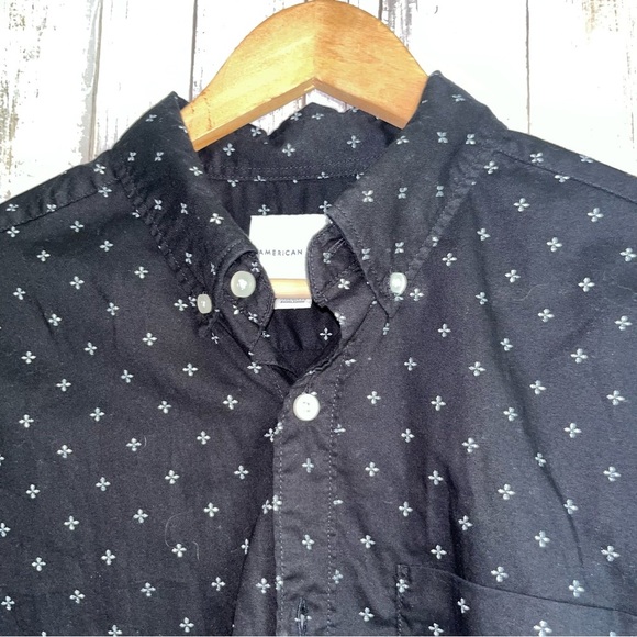 American Eagle Men’s Black Printed Button Down - Picture 4 of 5